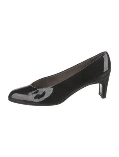 Pre-owned Stuart Weitzman Patent Leather Pumps In Black