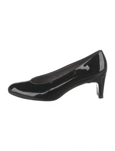 Pre-owned Stuart Weitzman Patent Leather Pumps In Black