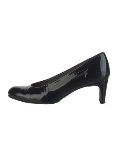 Pre-owned Stuart Weitzman Patent Leather Pumps In Black