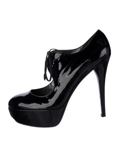 Pre-owned Stuart Weitzman Patent Leather Pumps In Black