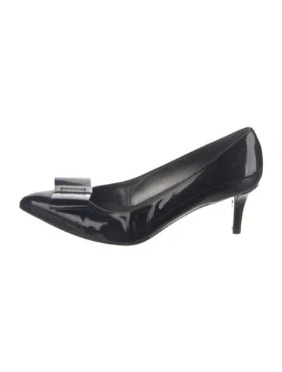 Pre-owned Stuart Weitzman Patent Leather Pumps In Black