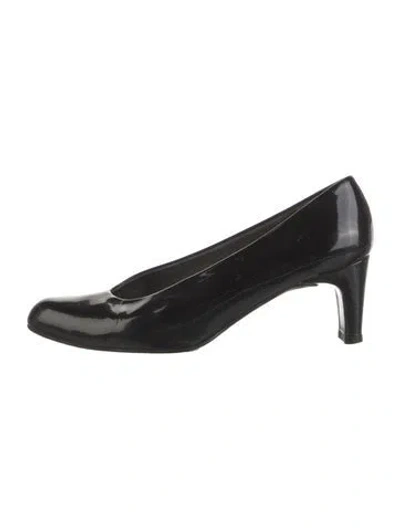Pre-owned Stuart Weitzman Patent Leather Pumps In Black