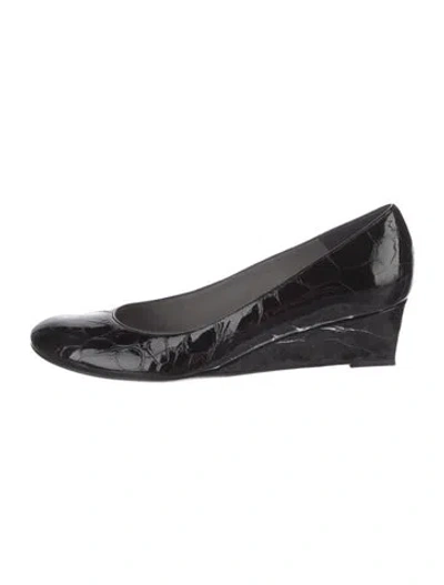 Pre-owned Stuart Weitzman Patent Leather Pumps In Black