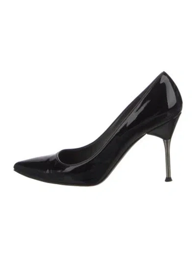 Pre-owned Stuart Weitzman Patent Leather Pumps In Black