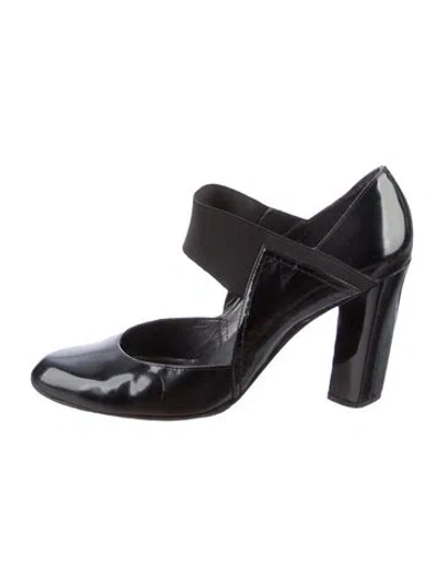 Pre-owned Stuart Weitzman Patent Leather Pumps In Black
