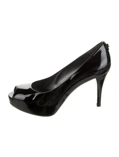 Pre-owned Stuart Weitzman Patent Leather Pumps In Black