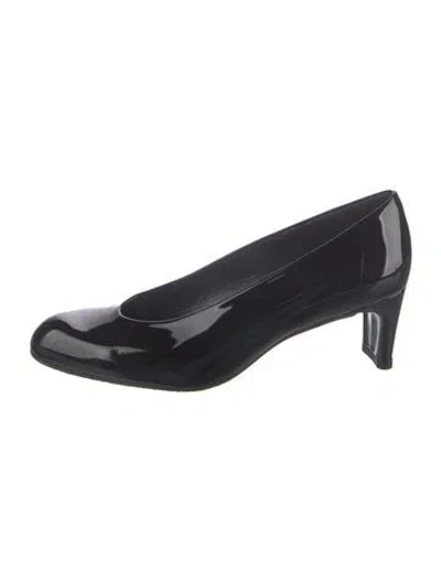 Pre-owned Stuart Weitzman Patent Leather Pumps In Black