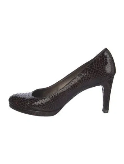 Pre-owned Stuart Weitzman Patent Leather Pumps In Brown