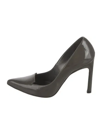 Pre-owned Stuart Weitzman Patent Leather Pumps In Gray
