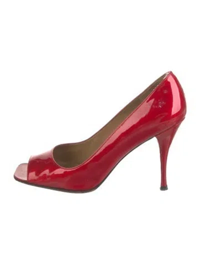 Pre-owned Stuart Weitzman Patent Leather Pumps In Red