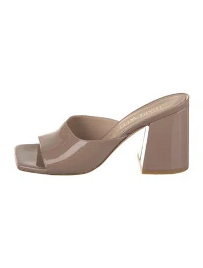 Pre-owned Stuart Weitzman Patent Leather Slides In Neutral