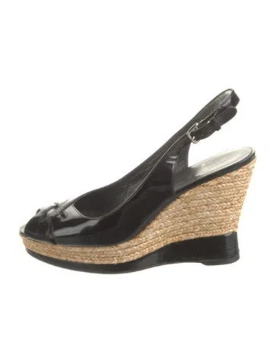 Pre-owned Stuart Weitzman Patent Leather Slingback Pumps In Black