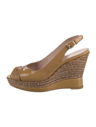 Pre-owned Stuart Weitzman Patent Leather Slingback Pumps In Brown