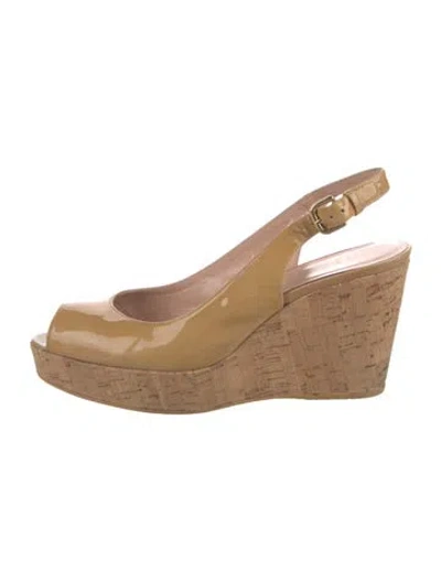Pre-owned Stuart Weitzman Patent Leather Slingback Pumps In Neutral