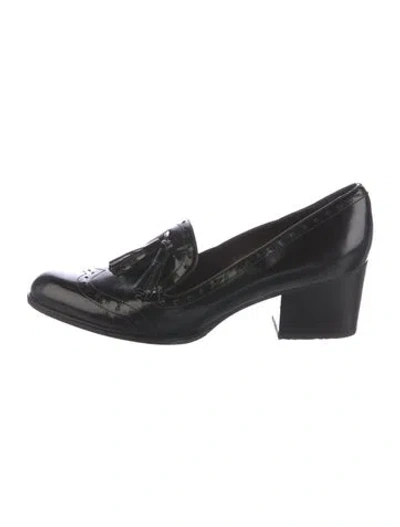 Pre-owned Stuart Weitzman Patent Leather Tassel Accents Pumps In Black