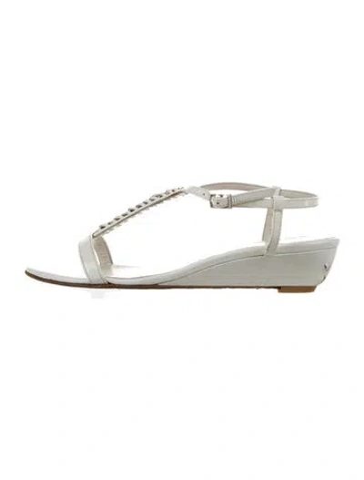 Pre-owned Stuart Weitzman Patent Leather T-strap Sandals In White