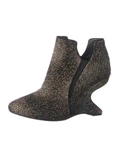 Pre-owned Stuart Weitzman Ponyhair Animal Print Pumps In Black