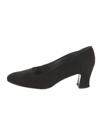 Pre-owned Stuart Weitzman Pumps In Black