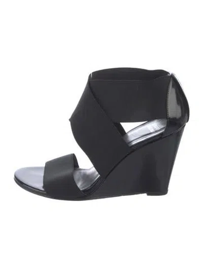 Pre-owned Stuart Weitzman Pumps In Black