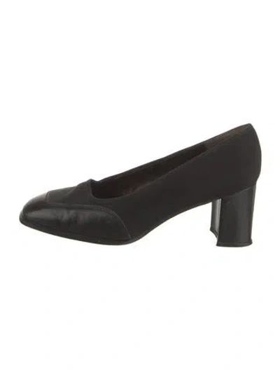 Pre-owned Stuart Weitzman Pumps In Black