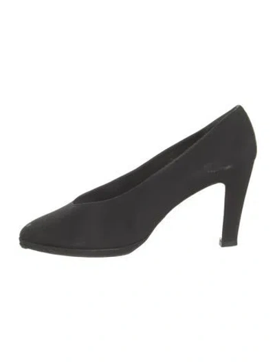 Pre-owned Stuart Weitzman Pumps In Black