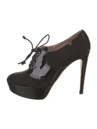 Pre-owned Stuart Weitzman Pumps In Black