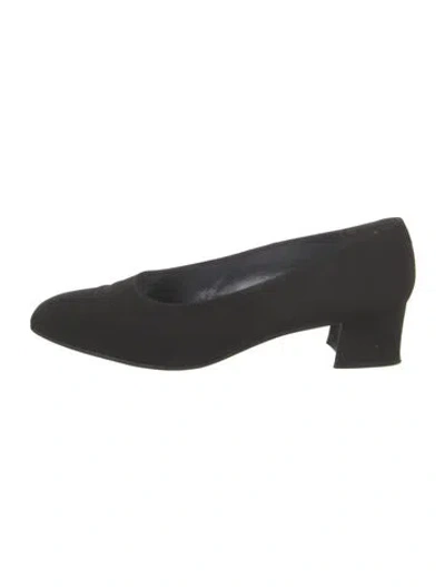 Pre-owned Stuart Weitzman Pumps In Black
