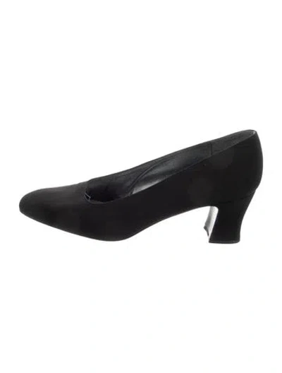 Pre-owned Stuart Weitzman Pumps In Black