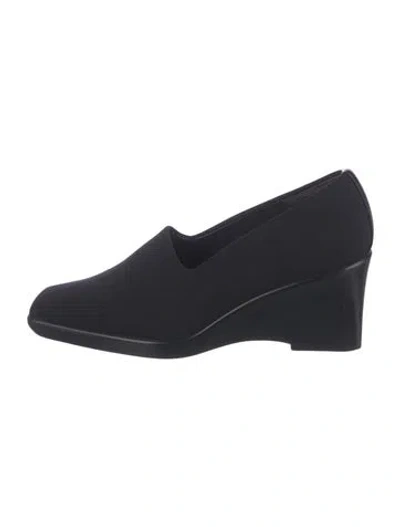 Pre-owned Stuart Weitzman Pumps In Black