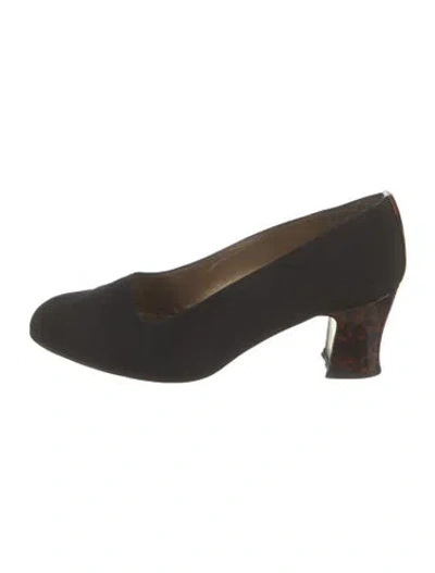 Pre-owned Stuart Weitzman Pumps In Black