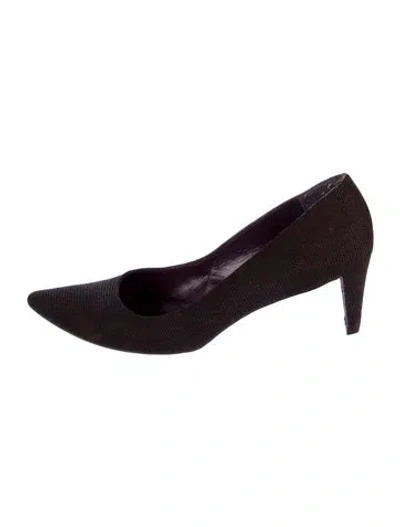 Pre-owned Stuart Weitzman Pumps In Brown