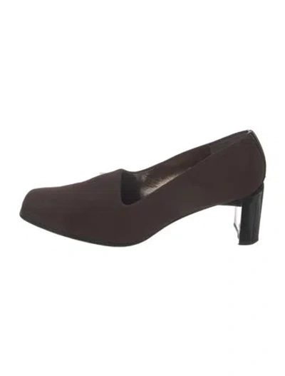 Pre-owned Stuart Weitzman Pumps In Brown