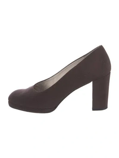 Pre-owned Stuart Weitzman Pumps In Brown