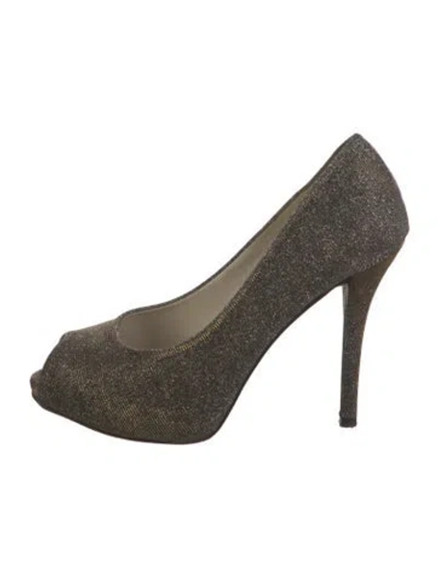 Pre-owned Stuart Weitzman Pumps In Gold