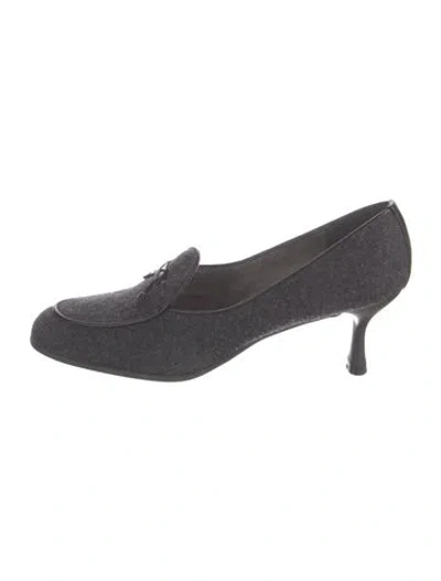 Pre-owned Stuart Weitzman Pumps In Gray