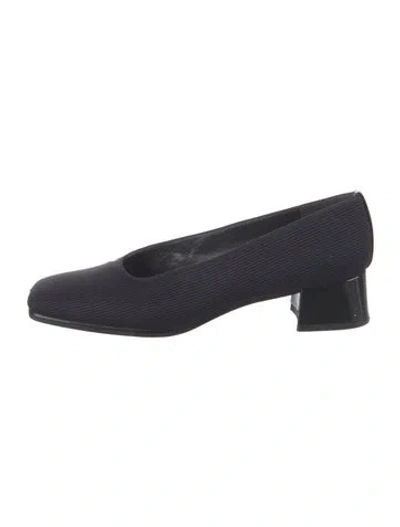 Pre-owned Stuart Weitzman Pumps In Multi