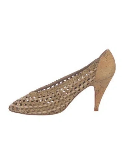Pre-owned Stuart Weitzman Pumps In Neutral