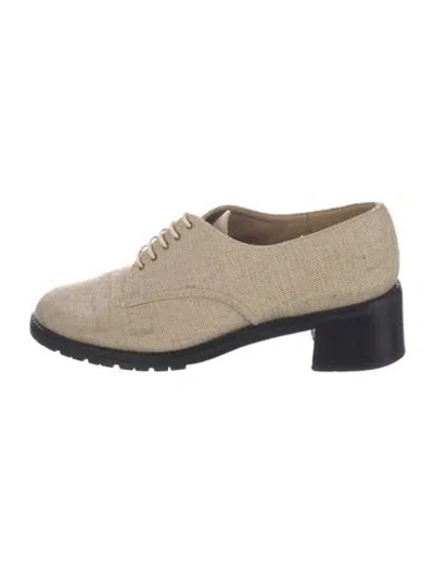 Pre-owned Stuart Weitzman Pumps In Neutral