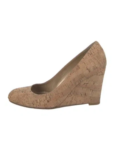 Pre-owned Stuart Weitzman Pumps In Neutral