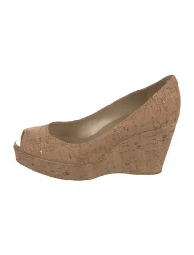 Pre-owned Stuart Weitzman Pumps In Neutral