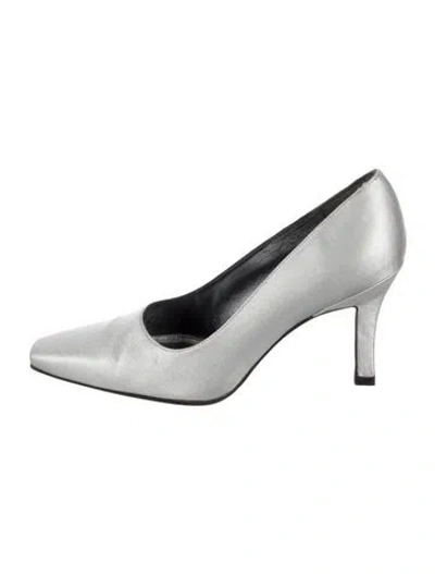 Pre-owned Stuart Weitzman Pumps In Silver