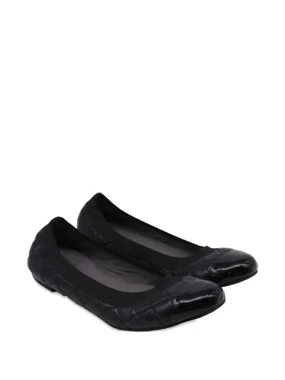 Pre-owned Stuart Weitzman Quilted Ballet Flats In Black