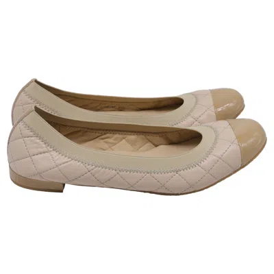 Stuart Weitzman Quilted Ballet Flats In Beige Leather In Neutral