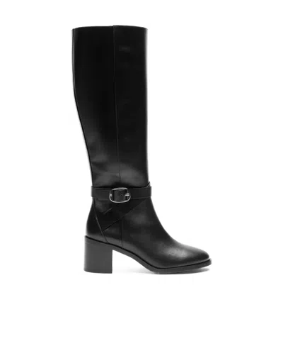 Stuart Weitzman Round Toe Boots In Black