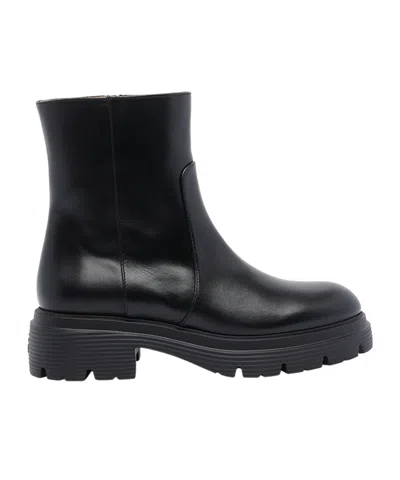 Stuart Weitzman Round-toed Ankle Boots In Black