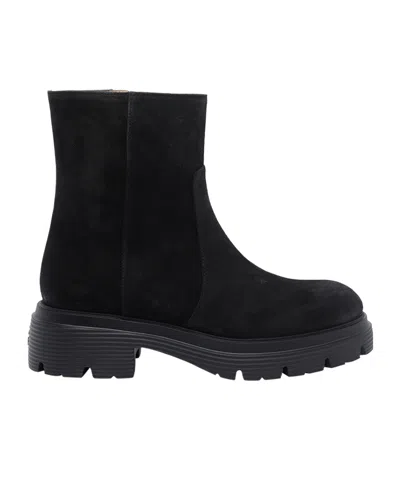 Stuart Weitzman Round-toed Ankle Boots In Black