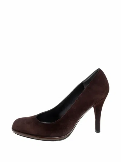 Pre-owned Stuart Weitzman Round-toe Heeled Pumps In Brown