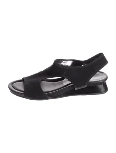 Pre-owned Stuart Weitzman Sandals In Black
