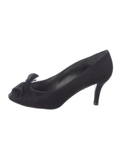 Pre-owned Stuart Weitzman Satin Bow Accents Pumps In Black