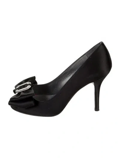 Pre-owned Stuart Weitzman Satin Bow Accents Pumps In Black